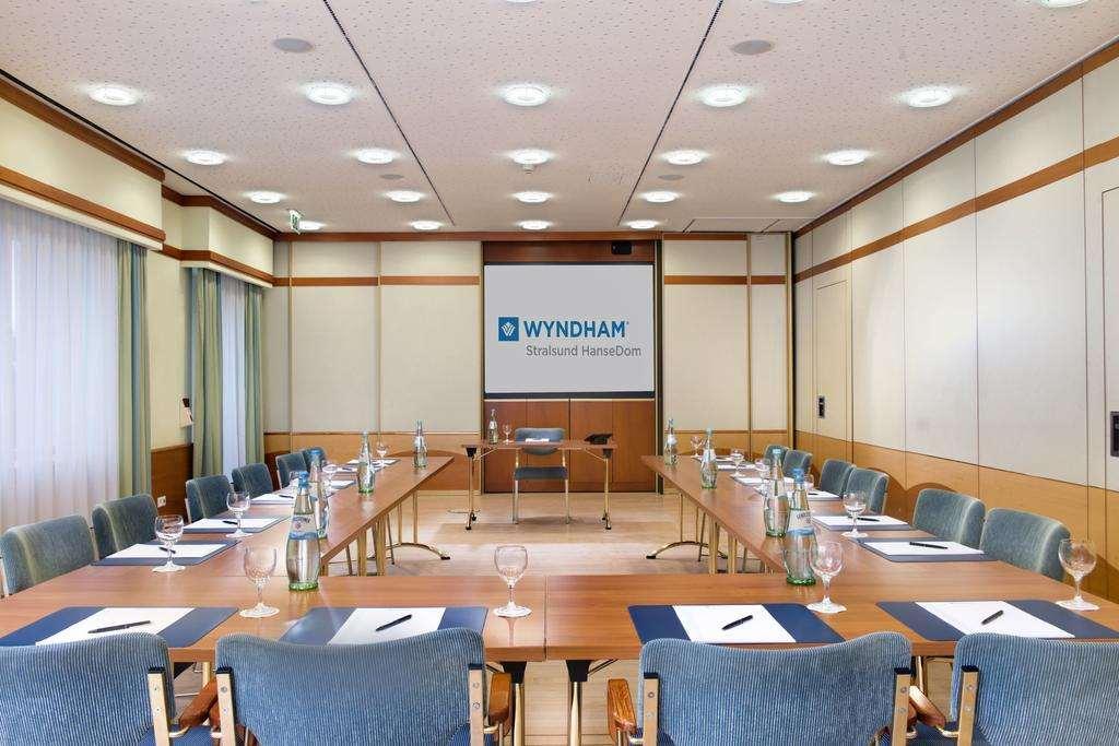 ホテル ウィンダム シュトラールズント ハンセドム ビジネス 写真